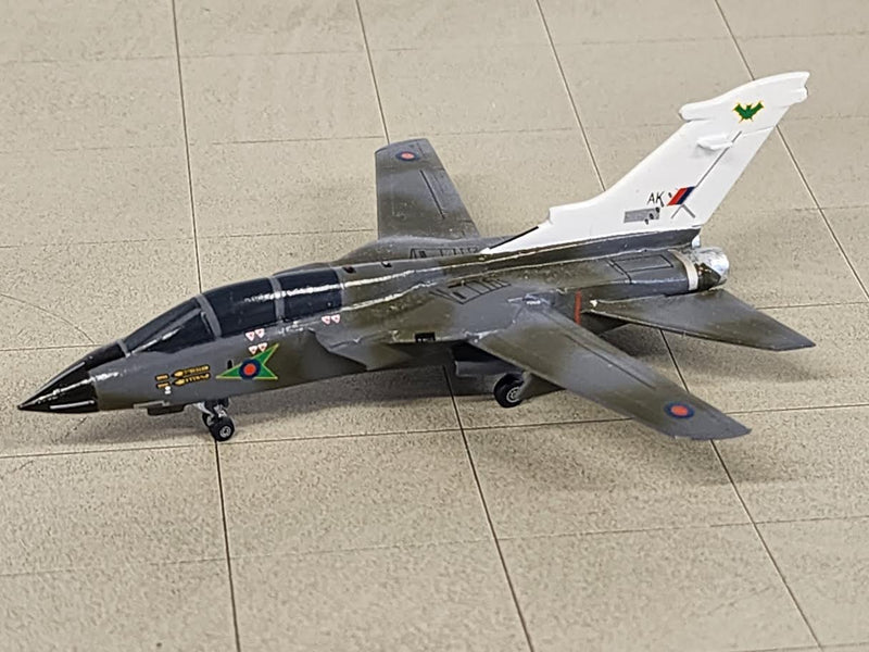 SF444 | SkyFame Models 1:200 | BAe Tornado GR.1 RAF 9 Squadron ZD996/AK Bruggen