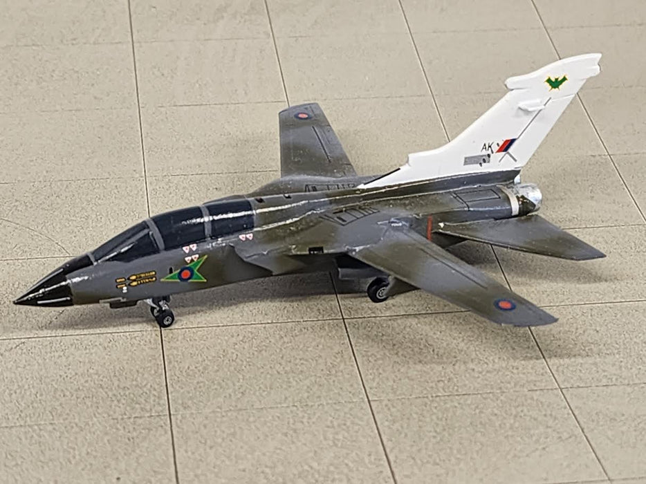SF444 | SkyFame Models 1:200 | BAe Tornado GR.1 RAF 9 Squadron ZD996/AK Bruggen