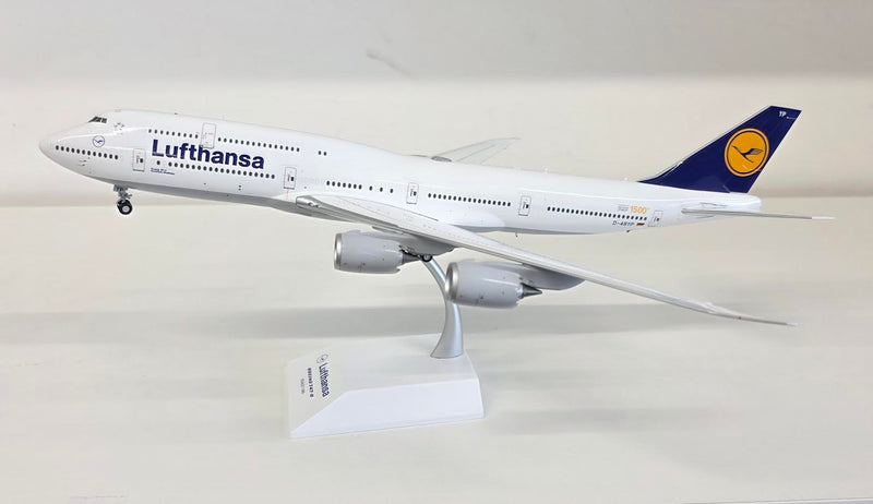 EW2748008 | JC Wings 1:200 | Boeing 747-8 Lufthansa '1500th Boeing 747' D-ABYP With Stand