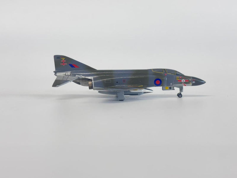 SF190 | SkyFame Models 1:200 | F-4 Phantom FGR.2 RAF XV495:495, No. 41 Sqn., RAF Coningsby