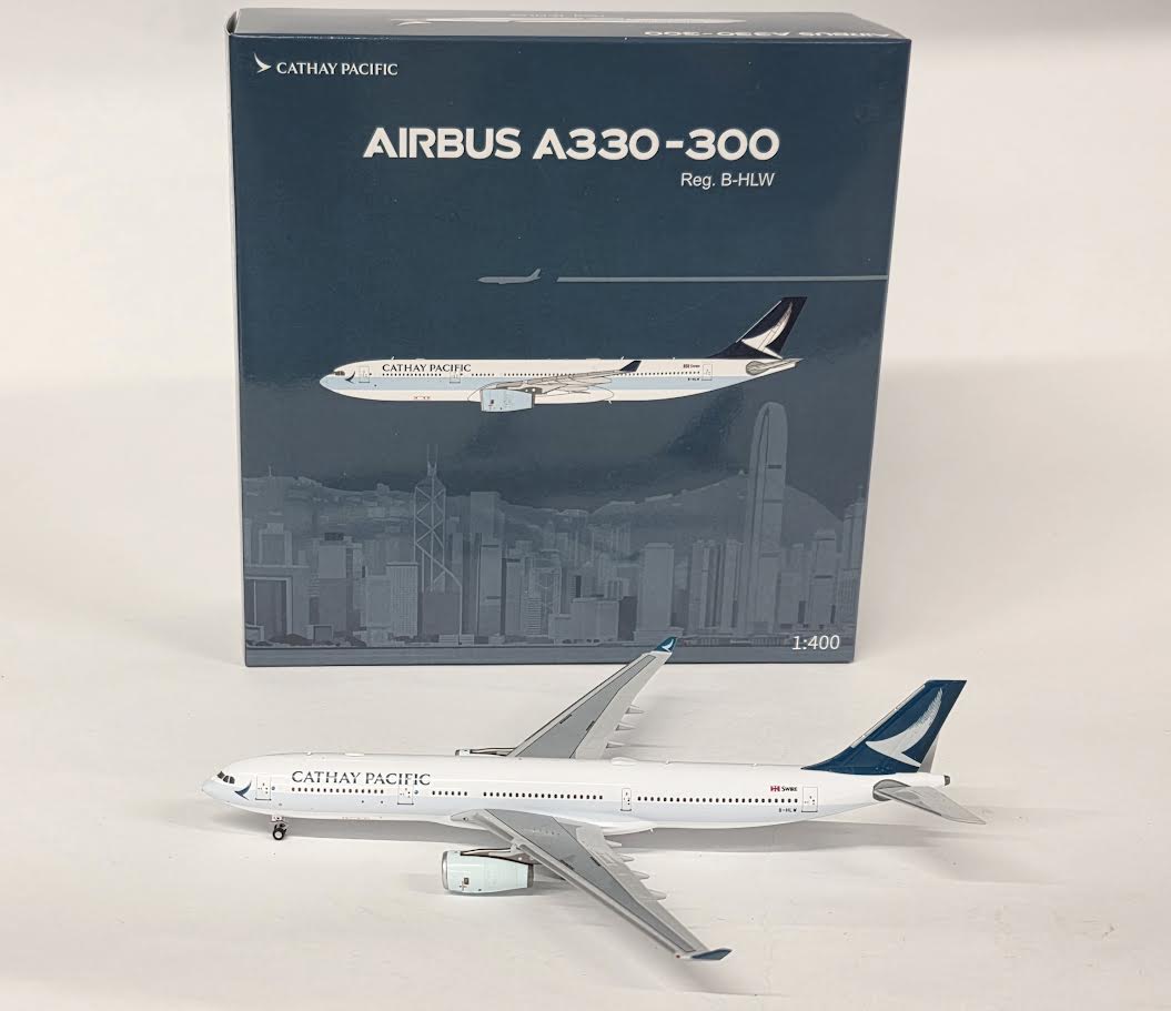 NG62083 | NG Models 1:400 | Airbus A330-300 Cathay Pacific Airways B-HLW