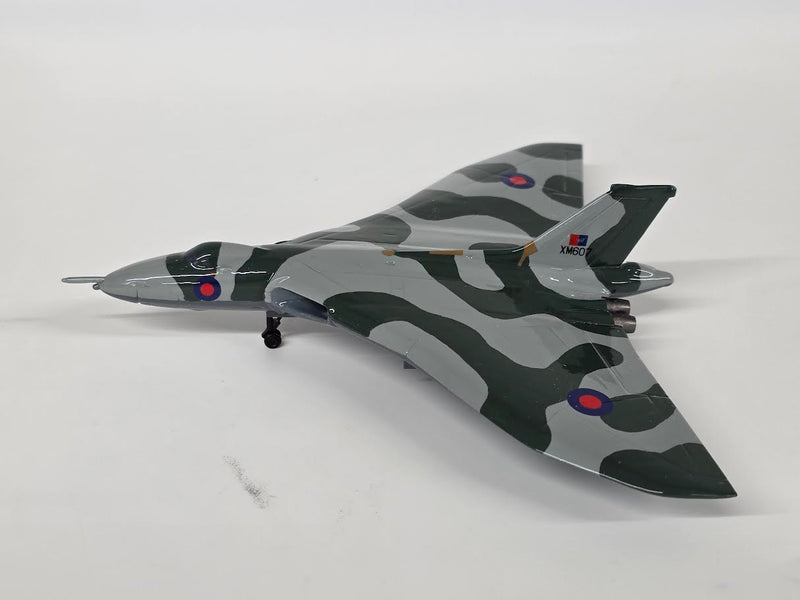Skyline01 | Sky Classics 1:200 | Avro Vulcan RAF XM607 44 Squadron Operation Black Buck 'Camouflage'