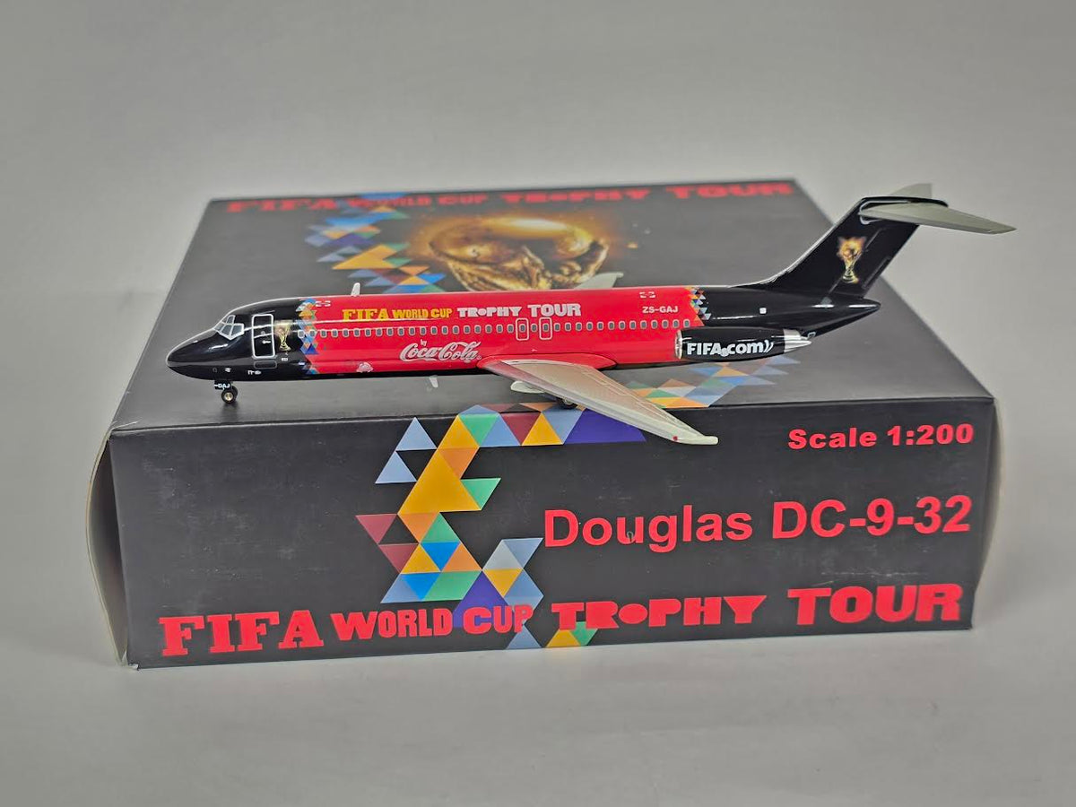 BBOX09 | Blue Box 1:200 | Douglas DC-9-32 Global Aviation 'FIFA World Cup' ZS-GAJ PRE-OWNED