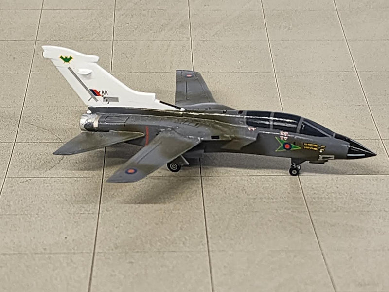 SF444 | SkyFame Models 1:200 | BAe Tornado GR.1 RAF 9 Squadron ZD996/AK Bruggen