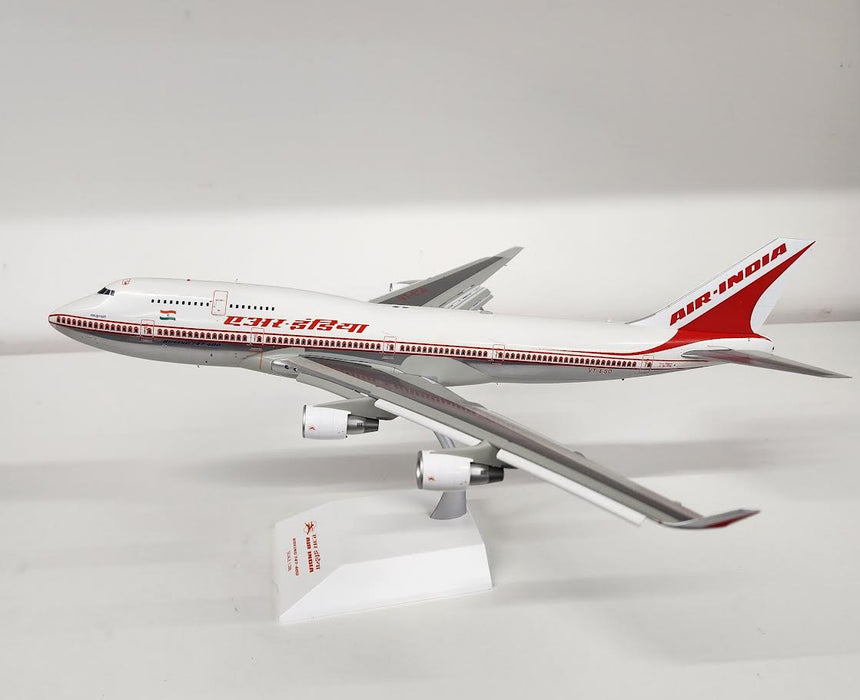 XX20202A | JC Wings 1:200 | Boeing 747-400 Air India Polished Reg: VT-ESO Flaps Down