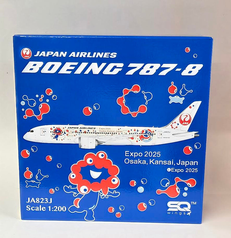 L2098 | SQ Wings 1:200 | Boeing 787-8 JAL JA823J 'with stand'