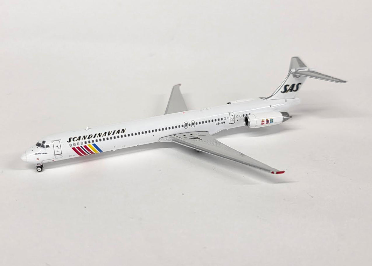 PH12057 | Phoenix 1:400 | McDonnell Douglas MD-83 Scandinavian SAS SE-DPI