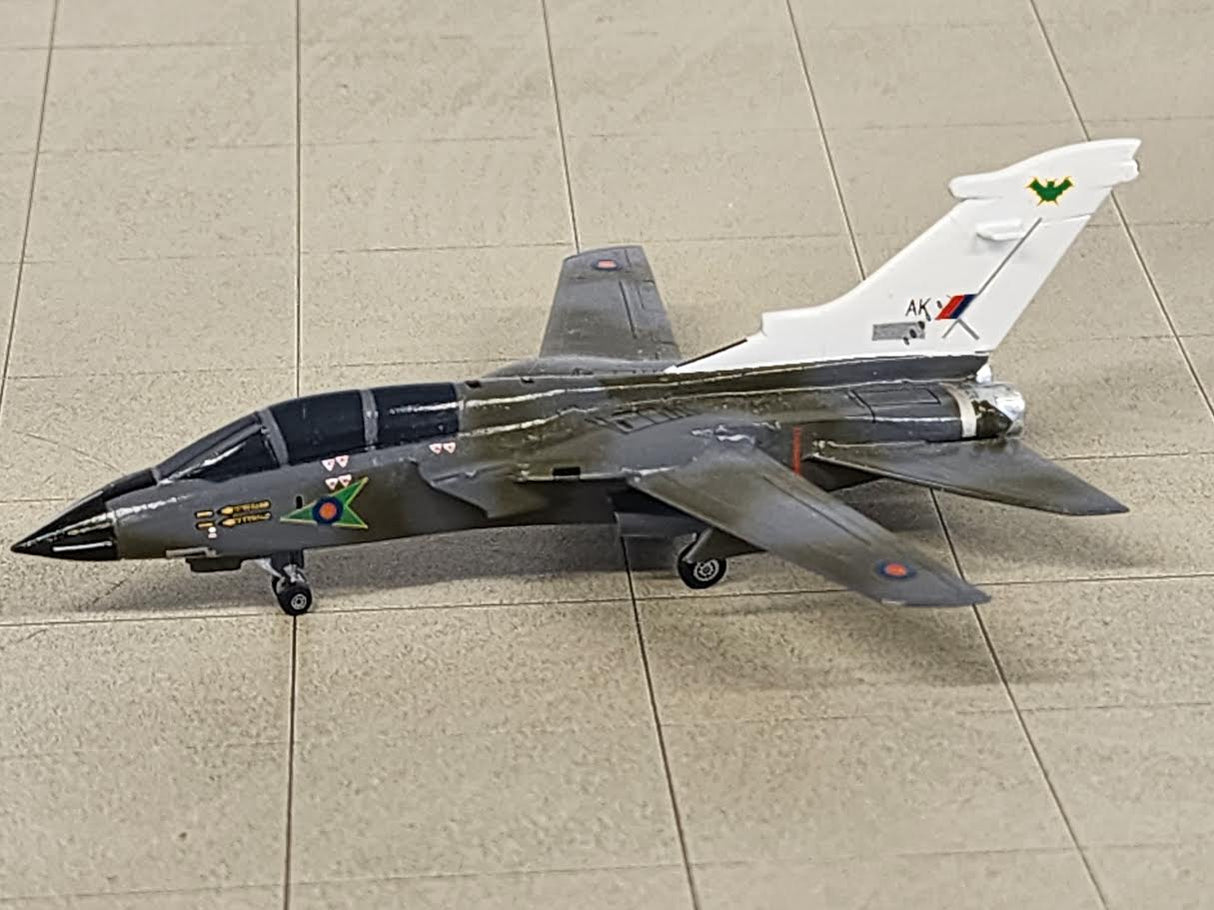 SF444 | SkyFame Models 1:200 | BAe Tornado GR.1 RAF 9 Squadron ZD996/AK Bruggen