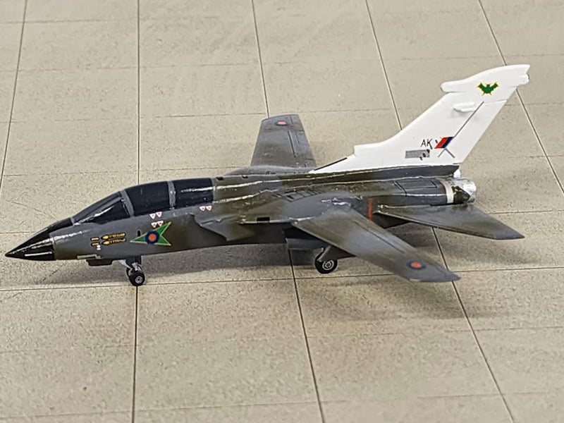 SF444 | SkyFame Models 1:200 | BAe Tornado GR.1 RAF 9 Squadron ZD996/AK Bruggen