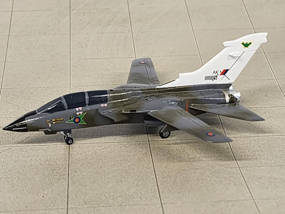 SF444 | SkyFame Models 1:200 | BAe Tornado GR.1 RAF 9 Squadron ZD996/AK Bruggen