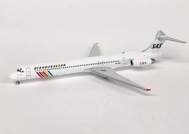 PH12056 | Phoenix 1:400 | McDonnell Douglas MD-82 Scandinavian SAS LN-RMN