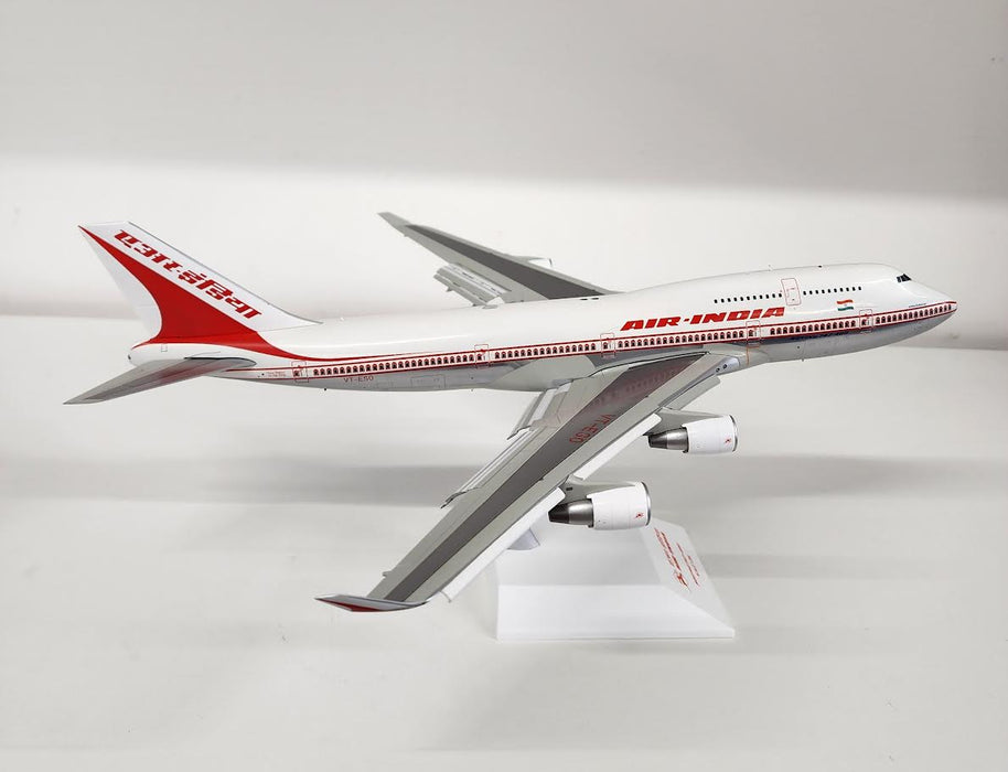 XX20202A | JC Wings 1:200 | Boeing 747-400 Air India Polished Reg: VT-ESO Flaps Down