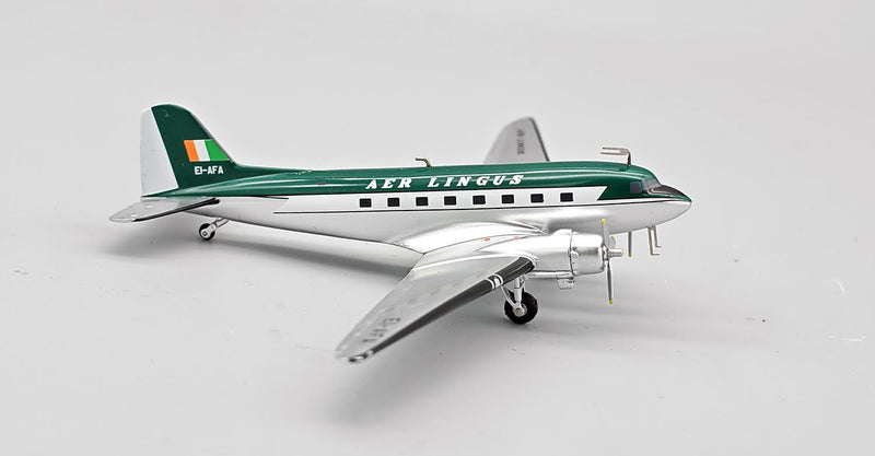 IFDC3EI0224 | InFlight200 1:200 | Douglas DC-3 Aer Lingus EI-AFA (with stand)