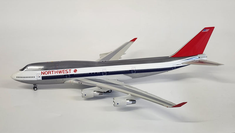 B-744-NW001P | Blue Box 1:200 | Boeing 747-400 Northwest N662US (polished, with stand) ** PRE OWNED**