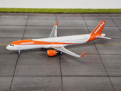 OBM14003 | Panda Models 1:400 | Airbus A321 easyJet G-UZMC