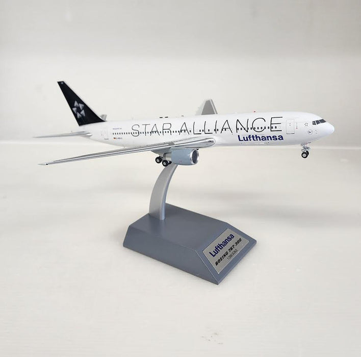 JF-767-3-002 | JFox Models 1:200 | Boeing 767-300ER Lufthansa D-ABUV, 'Star Alliance' (with stand)