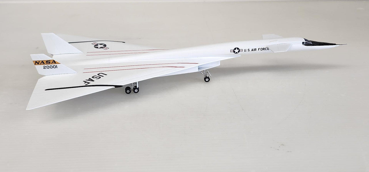 SC369 | Sky Classics 1:200 | North American Valkyrie 20001 NASA