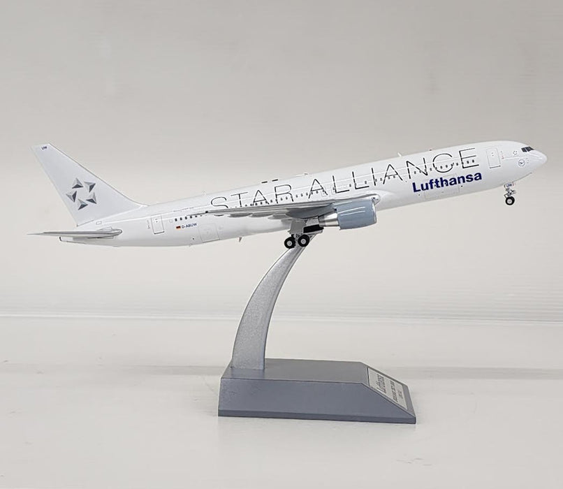 JF-767-3-003 | JFox Models 1:200 | Boeing 767-300ER Lufthansa Star Alliance D-ABUW (with stand)