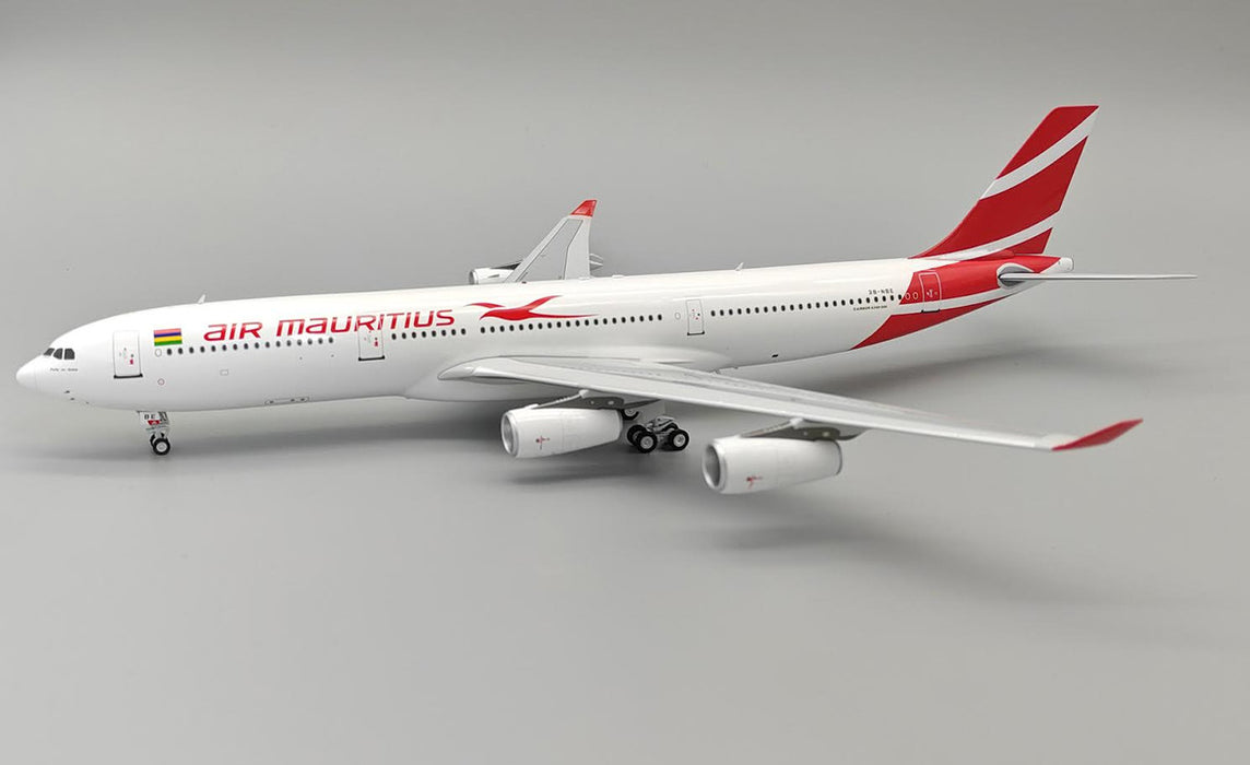 IF343MK0224 | InFlight200 1:200 | Airbus A340-313 Air Mauritius 3B-NBE (with stand)