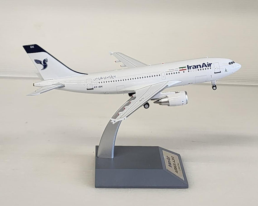 B-310-IR-0820 | Blue Box 1:200 | Airbus A310-304 Iran Air EP-IBK (with stand)