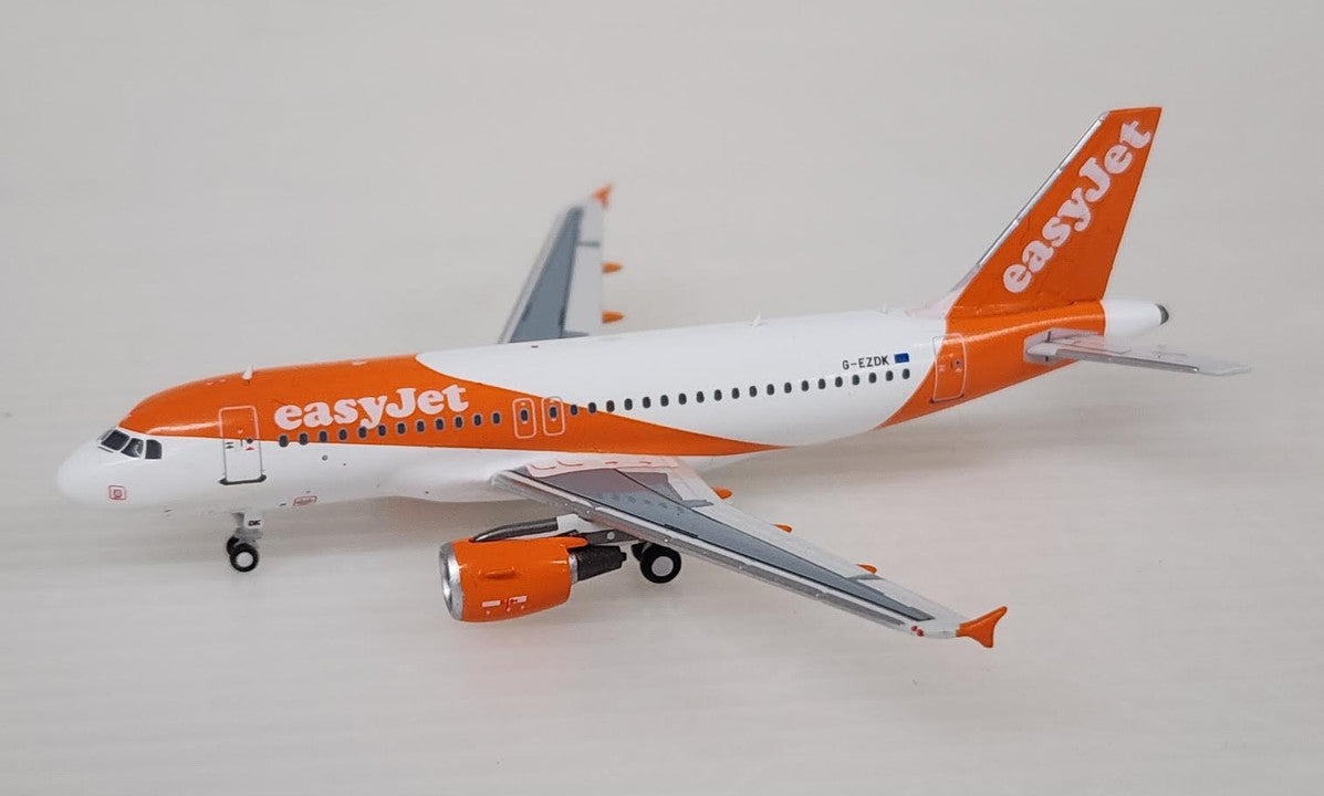 OBM14001 | Panda Models 1:400 | Airbus A319-111 Easyjet G-EZDK (with wingtip fences)