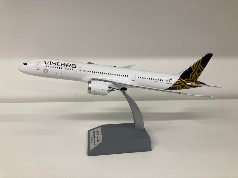 IF789UK1123 | InFlight200 1:200 | Boeing 787-9 Vistara VT-TSQ (with stand)
