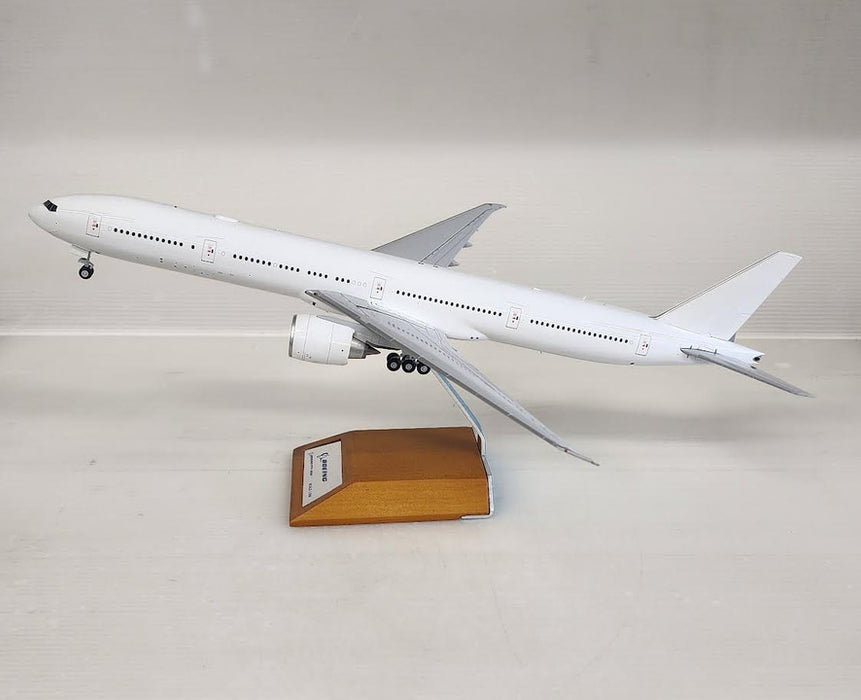 XX2128 | JC Wings 1:200 | Boeing 777-300ER White 'Blank' (with stand) [white box]