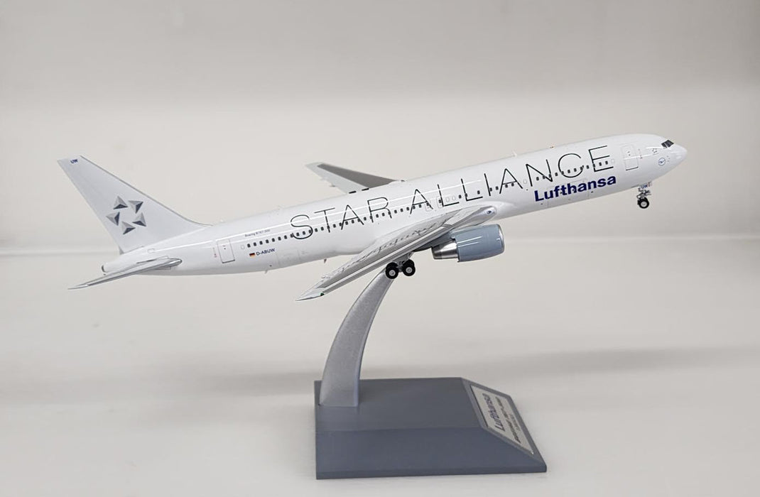 JF-767-3-003 | JFox Models 1:200 | Boeing 767-300ER Lufthansa Star Alliance D-ABUW (with stand)