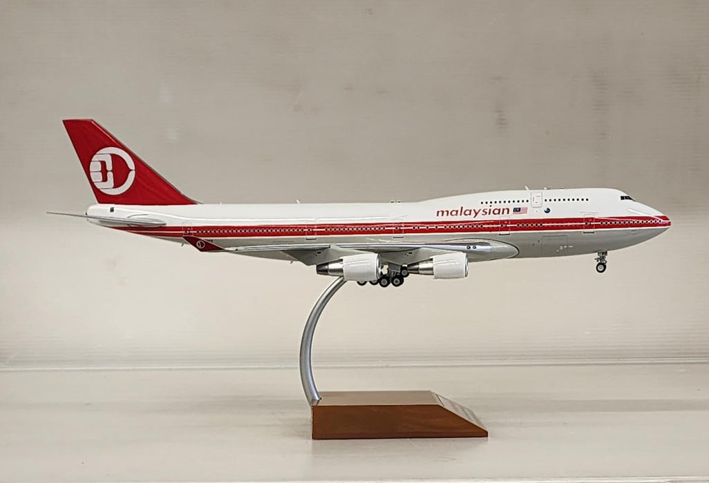 IF744MAS01 | InFlight200 1:200 | Boeing 747-400 Malaysian 9M-MPP (with stand)