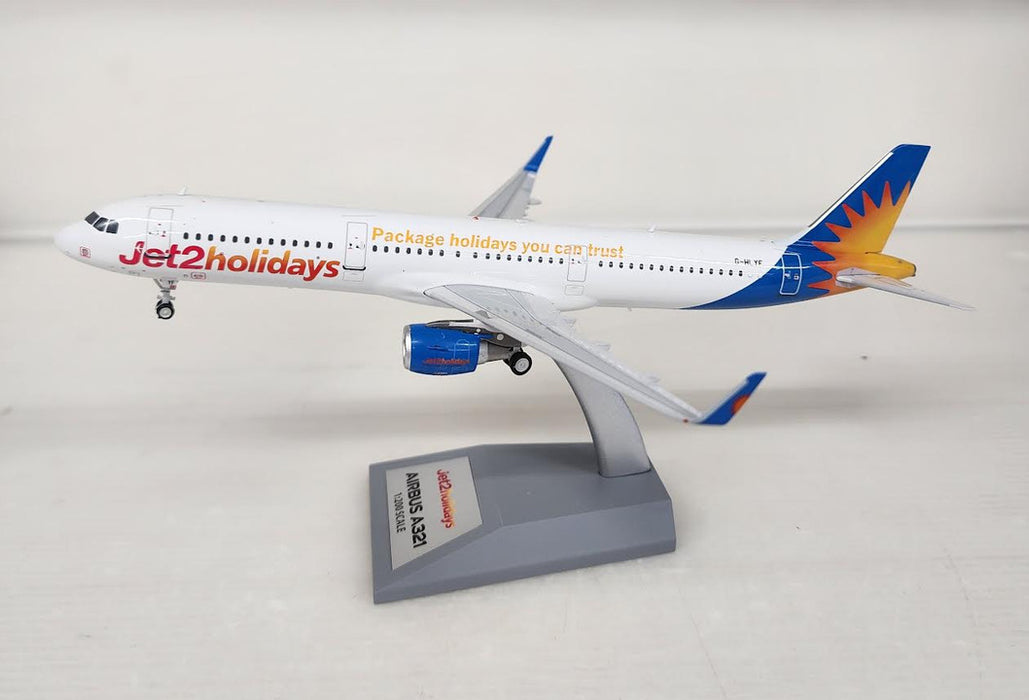 321-HLF | Blue Box Models 1:200 | Airbus A321-211 Jet 2 Holidays G-HLYF (with stand)