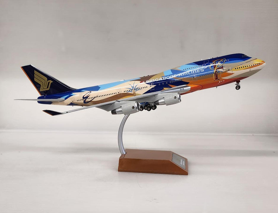 JF-747-4-002 | JFox Models 1:200 | Boeing 747-400 Singapore Airlines 9V-SPL, 'Tropical' [-]