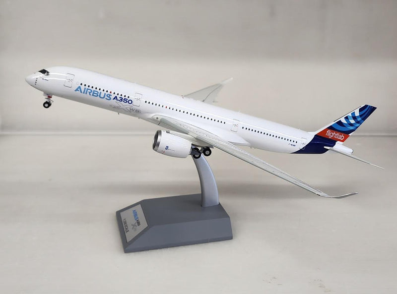 IF359HOUSEXWB | InFlight200 1:200 | Airbus A350-900 House Colours 'flightlab' F-WXWB (with stand)