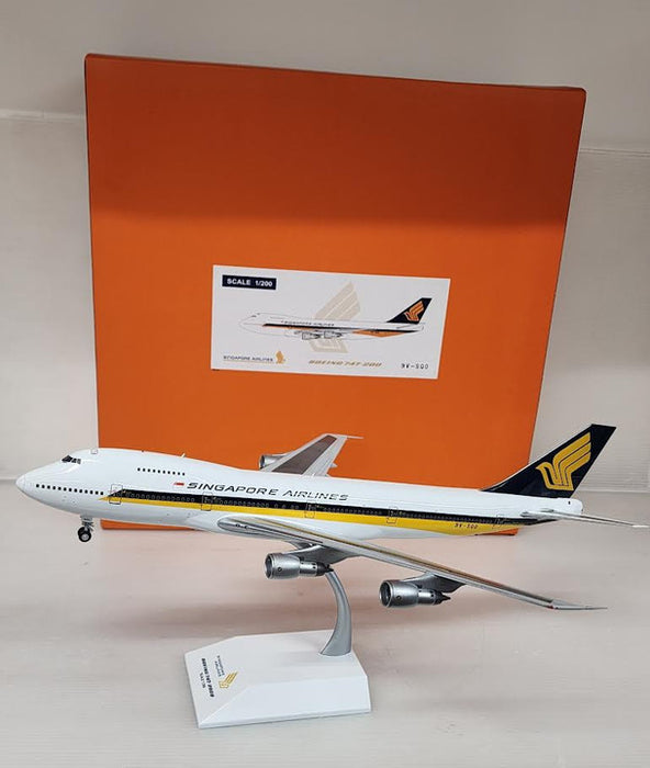 EW2742002 | JC Wings 1:200 | Boeing 747-200 Singapore Airlines 9V-SQO