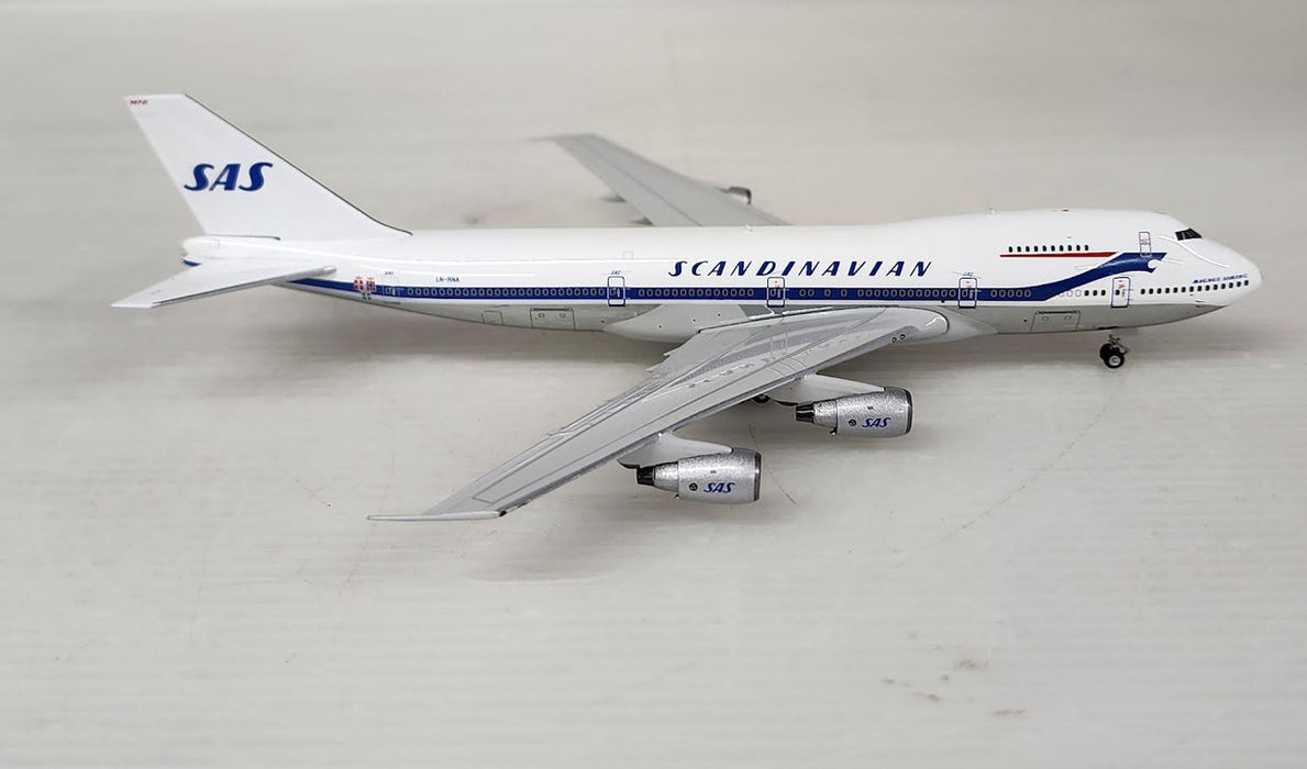 PH11871 | Phoenix 1:400 | Boeing 747-200 SAS LN-RNA 'polished'