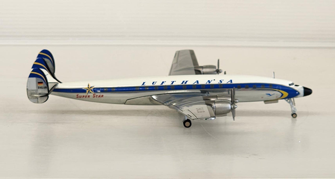 573030 | Herpa Wings 1:200 | L-1649A Super Star Lufthansa - delivery color scheme – D-ALUB