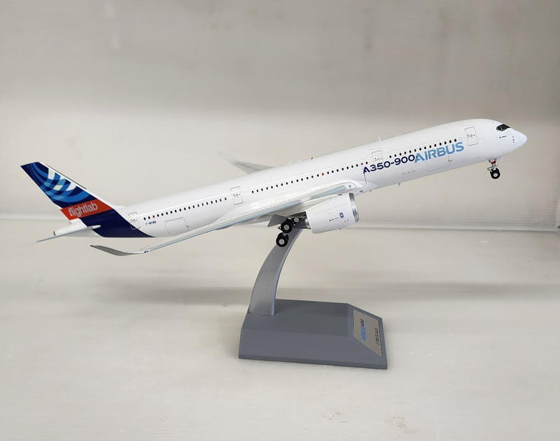 IF359HOUSEXWB | InFlight200 1:200 | Airbus A350-900 House Colours 'flightlab' F-WXWB (with stand)