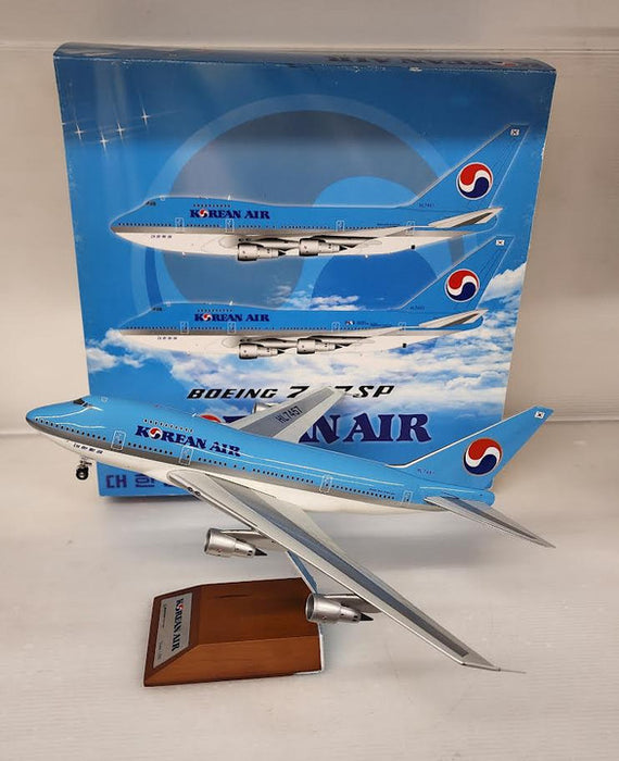 XX2837 | JC Wings 1:200 | Boeing 747SP Korean Air HL7457 (with stand)