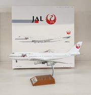 B-743-3-998 | Blue Box 1:200 | Boeing 747-300 JAL Japan Airlines JA812J (with stand)