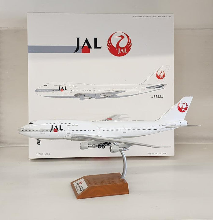 B-743-3-998 | Blue Box 1:200 | Boeing 747-300 JAL Japan Airlines JA812J (with stand)