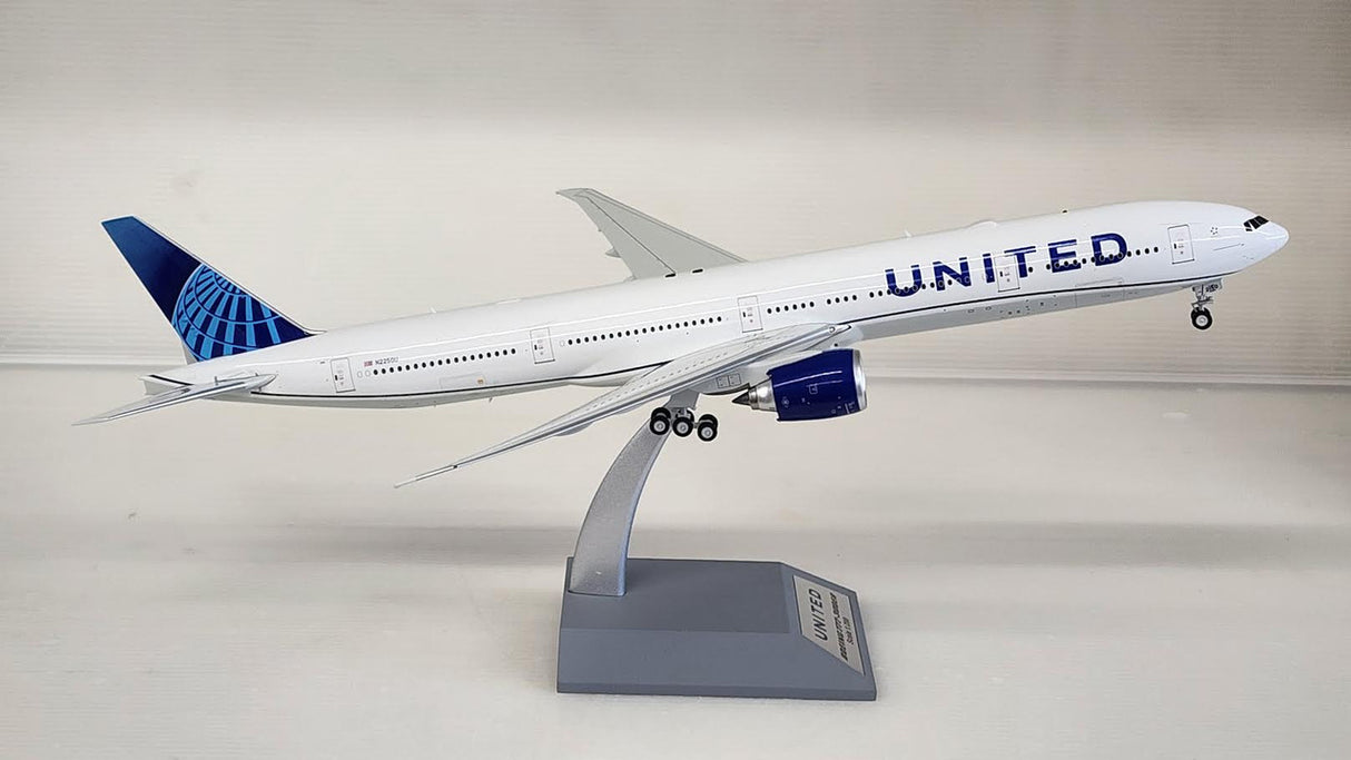 IF773UA1123 | InFlight200 1:200 | Boeing 777-322ER United Airlines N2250U (with stand)