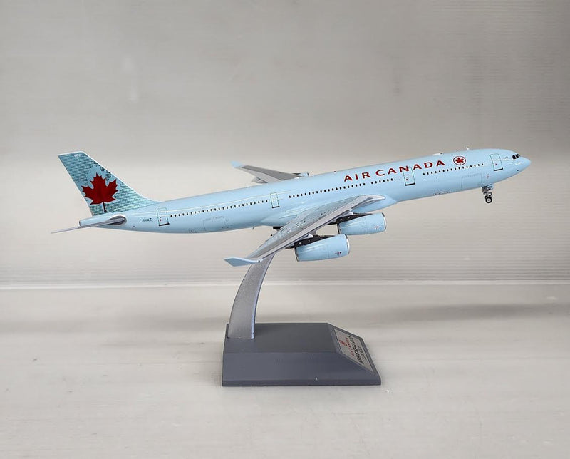 B-343-AC-YKZ | Blue Box 1:200 | Airbus A340-313 Air Canada Airbus C-FYKZ with stand