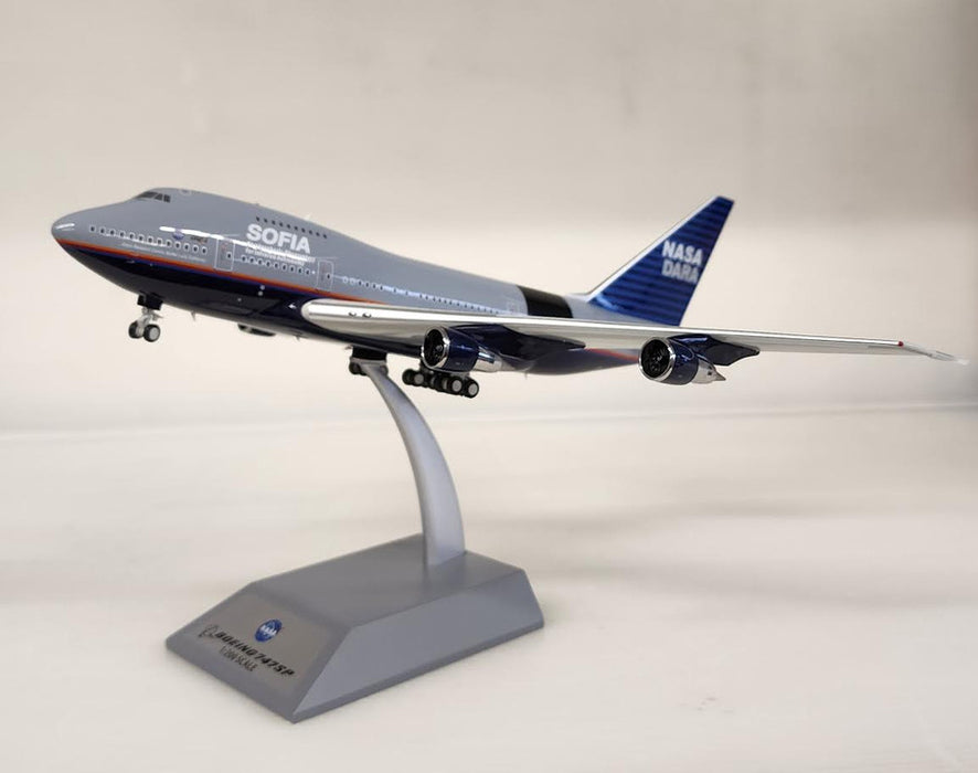 IF747SPSOFIA01 | InFlight200 1:200 | Boeing 747SP NASA/DLR N145UA (with stand and key chain)