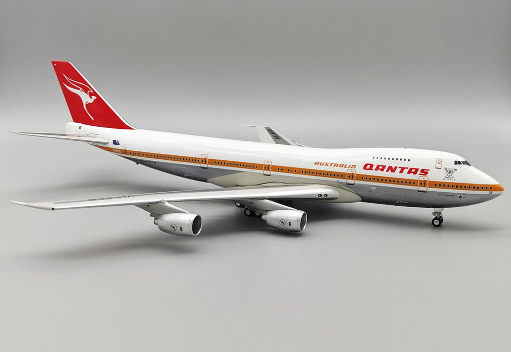 IF742QF0824P | InFlight200 1:200 | Boeing 747-238BM Qantas VH-ECB koala express (polished with stand)