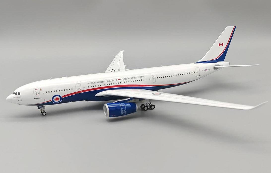 IF332RCAF01 | InFlight200 1:200 | Airbus A330-200 Royal Canadian Air Force 33002 (with stand)