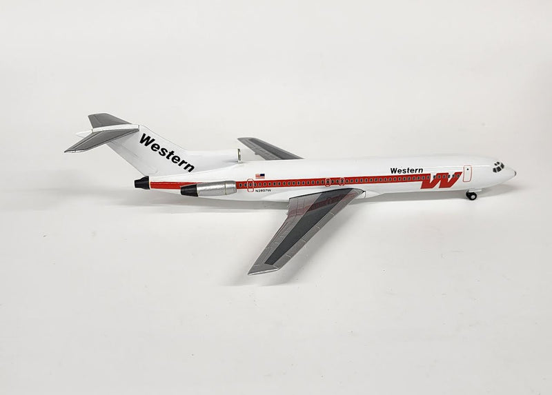 SL-N2807W | Skyline Classics 1:200 | Boeing 727-200 Western N2807W **PRE-OWNED**