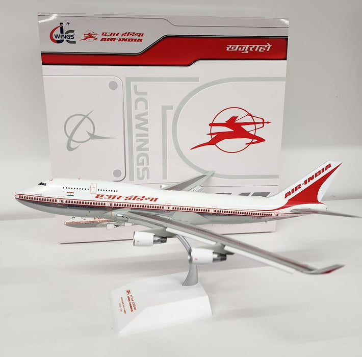 XX20202A | JC Wings 1:200 | Boeing 747-400 Air India Polished Reg: VT-ESO Flaps Down