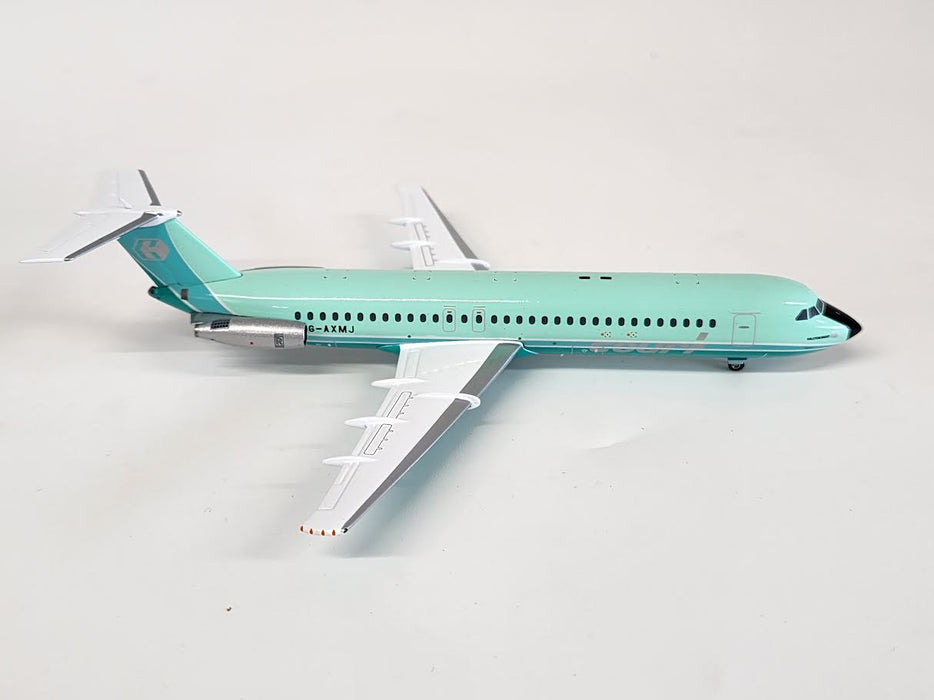AV2111009 | Aviation 200 1:200 | BAC-111-500 Court Line G-AXMJ (green)