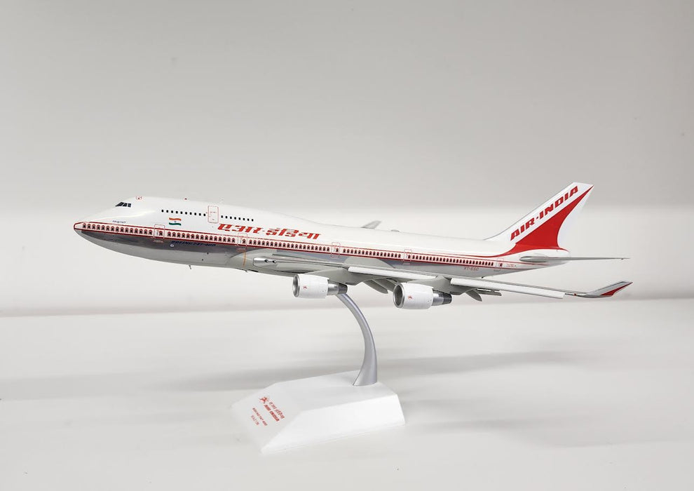 XX20202A | JC Wings 1:200 | Boeing 747-400 Air India Polished Reg: VT-ESO Flaps Down