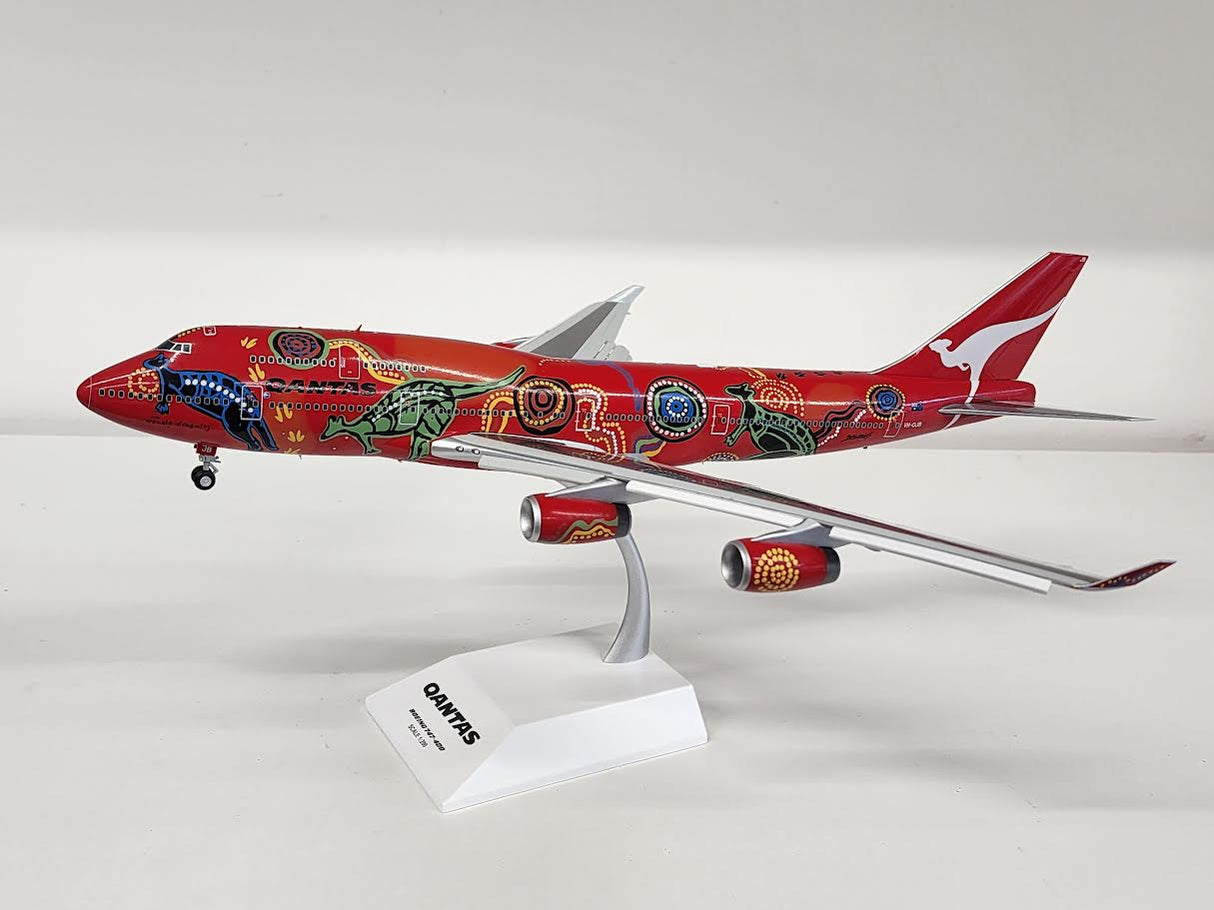 XX20375A | JC Wings 1:200 | Boeing 747-400 Qantas VH-OJB, 'Wunala Dreaming' (flaps down)
