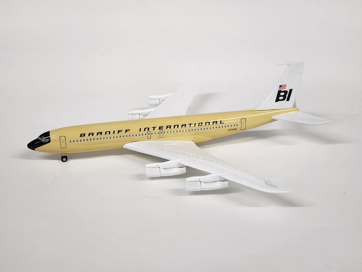 SL-N7095 | Skyline Classics 1:200 | Boeing 707 Braniff International Beige N7095 **PRE-OWNED**